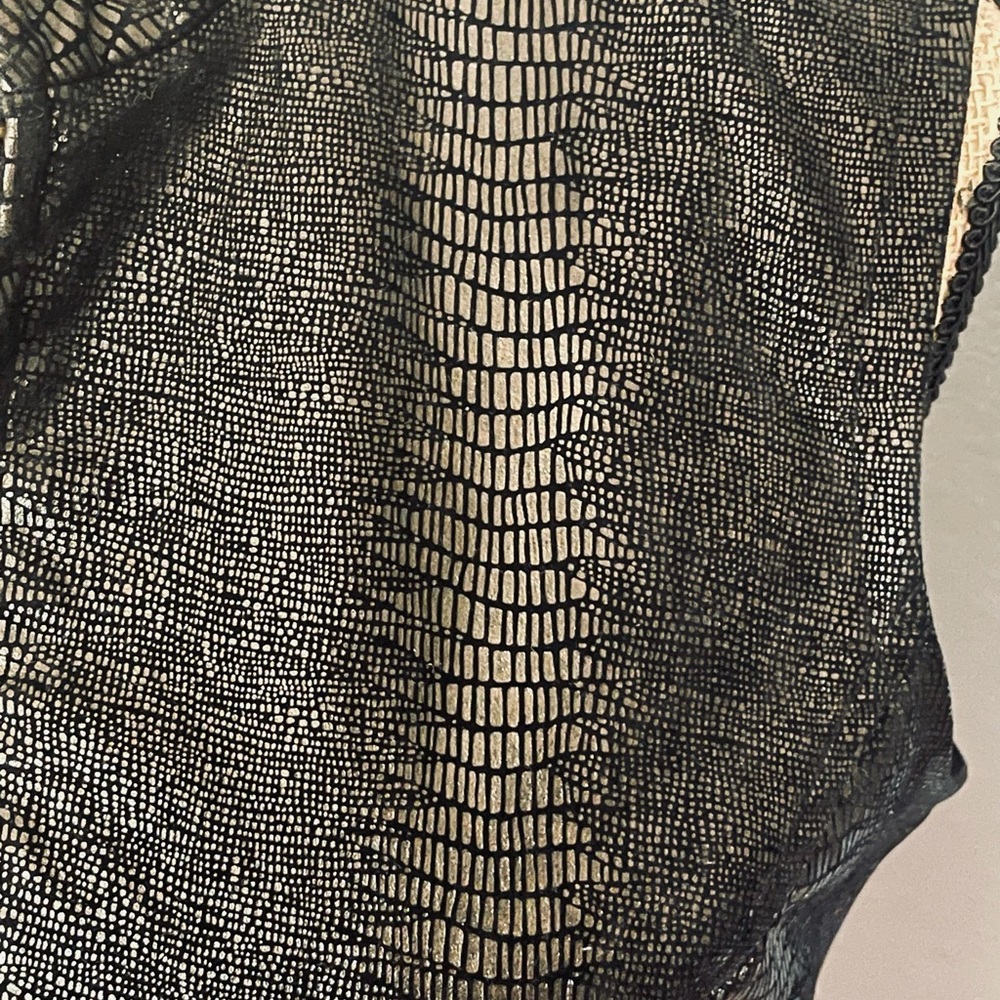 ⭕️Erin London Black Lizard print Vest. size S - Picture 6 of 9